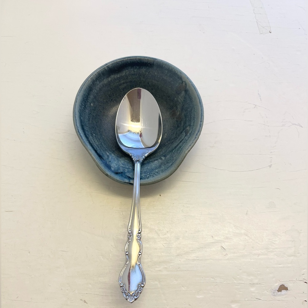 Small Pottery Spoon Rest - Picture 7 of 10